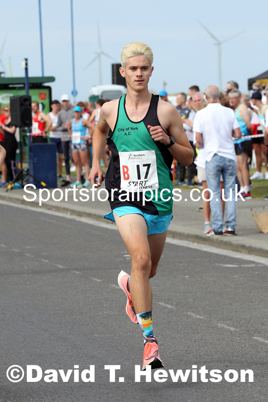 Senior mens 6 stage relay, 2021 Northern 6 and 4 Stage and Young Athletes Road Relays, Redcar. Photo: David T. Hewitson/Sports for All Pics